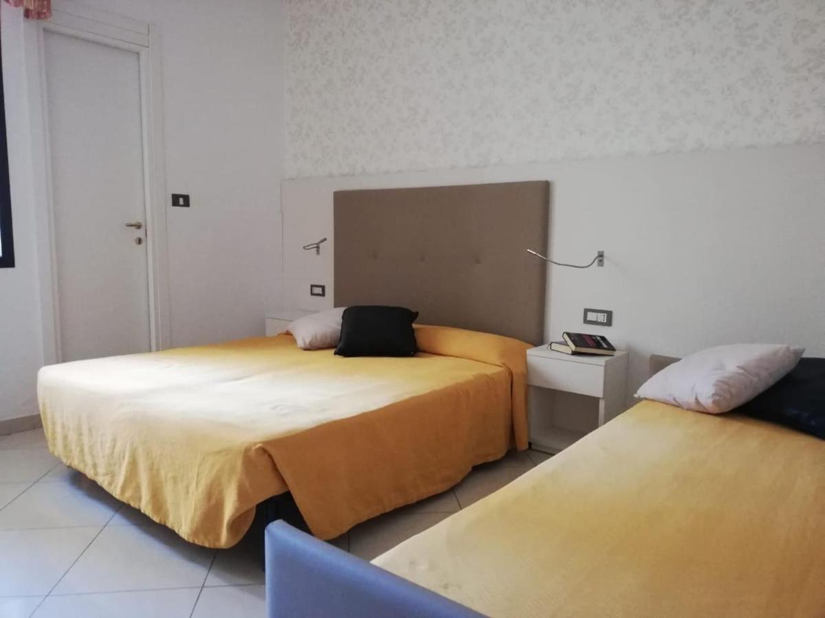 Hotel Metropol ซอตโตมารีนา ภายนอก รูปภาพ