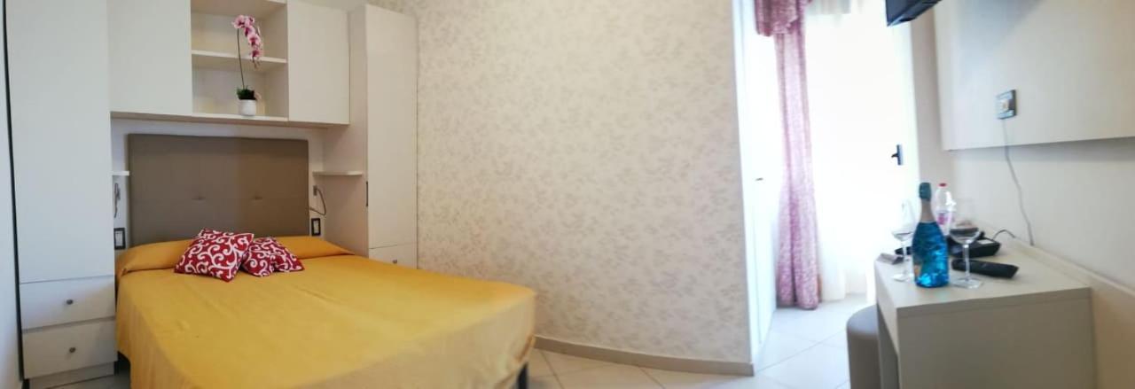Hotel Metropol ซอตโตมารีนา ภายนอก รูปภาพ