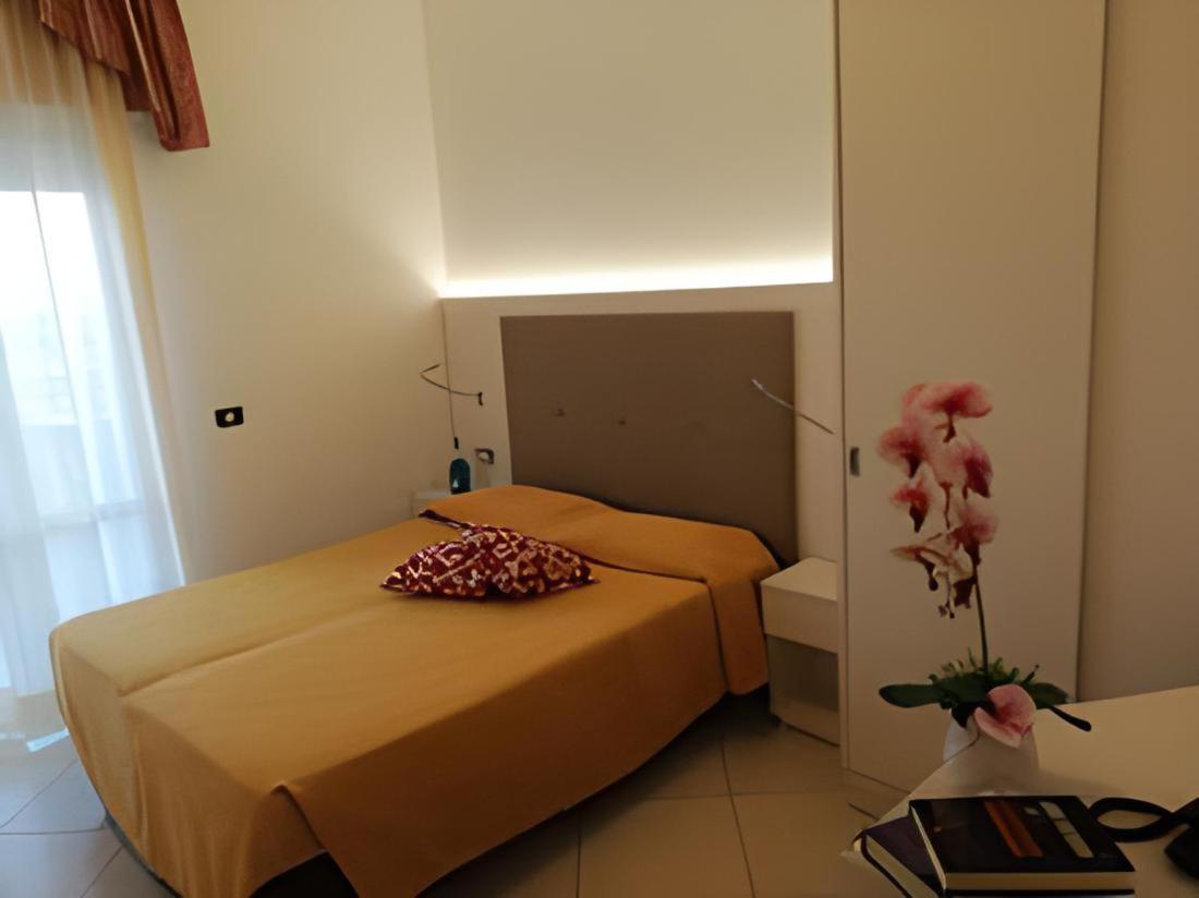 Hotel Metropol ซอตโตมารีนา ภายนอก รูปภาพ