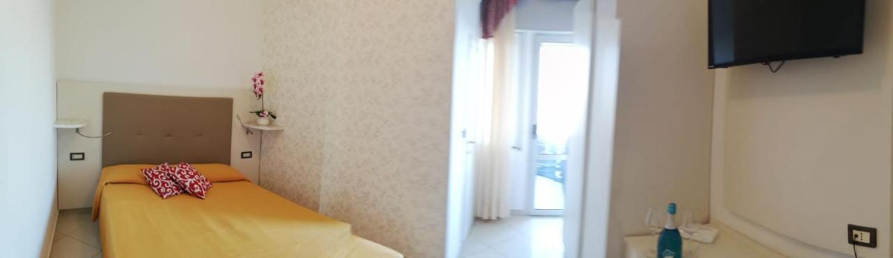 Hotel Metropol ซอตโตมารีนา ภายนอก รูปภาพ