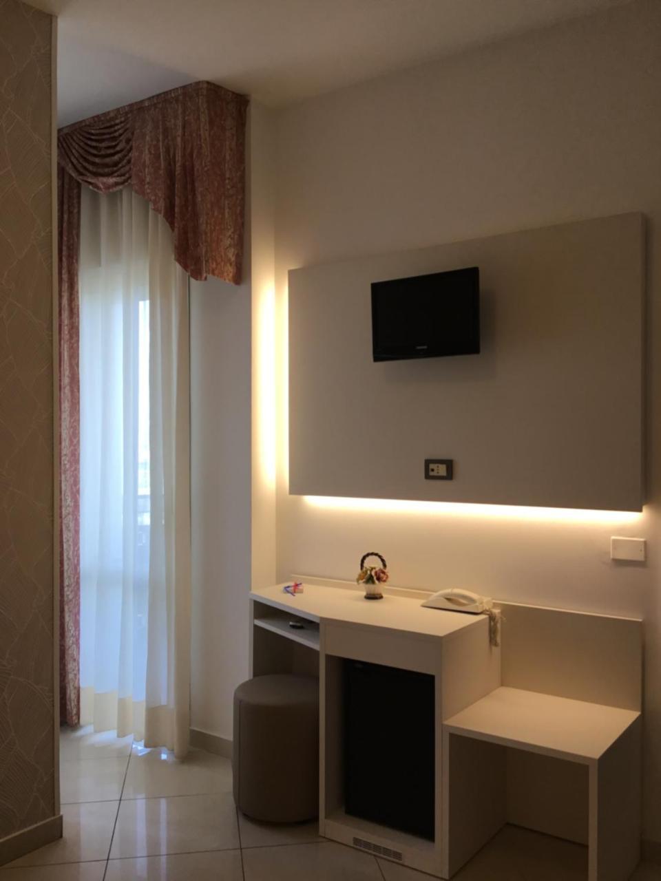 Hotel Metropol ซอตโตมารีนา ภายนอก รูปภาพ